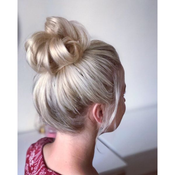 Simple Messy Bun with Falling Front Pieces