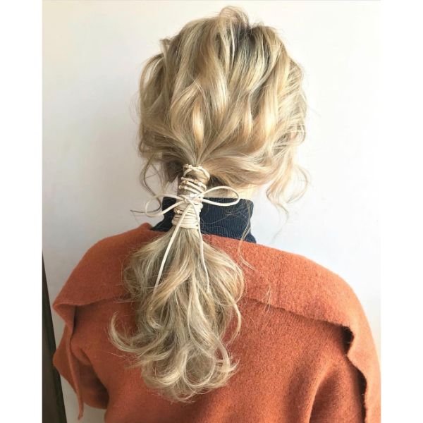 Wavy Messy Hair Updo with Nape Ponytail and Lace for Blonde Hair