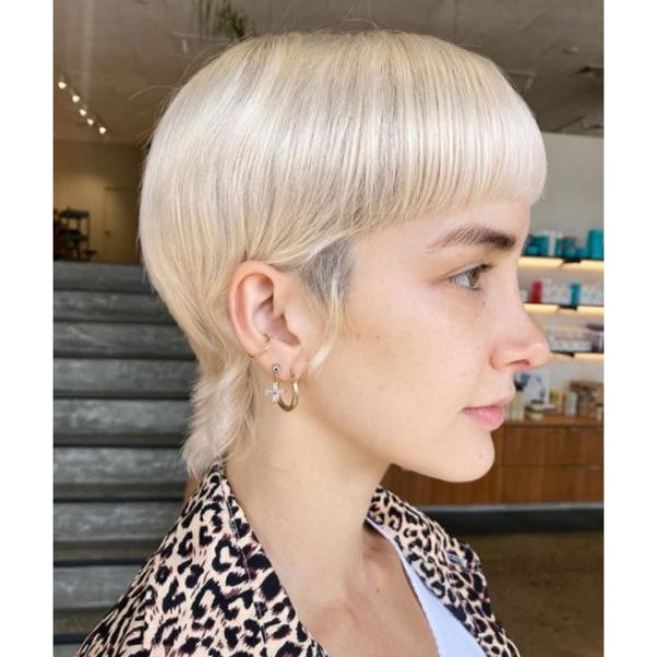  Mullet Bowl-cut For Platinum Blonde Haircuts For Women