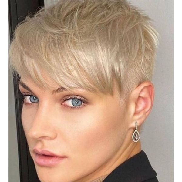  Blonde Hairstyle With Razor Sides