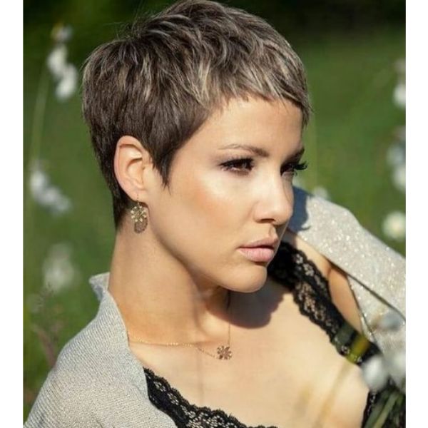Bronde Colored Haircut With Thin Sideburns