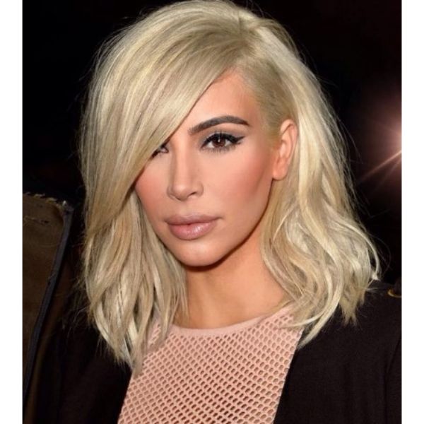  Kim Kardashian's Blonde Hairstyle For Medium Long Hair