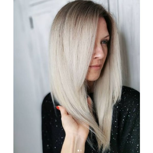  Medium Long V-shaped Hairstyles For Silver Blonde Hair