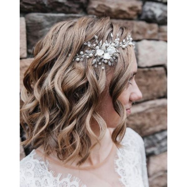  Messy Wedding Hairstyle For Medium Hair With Flower Accessory