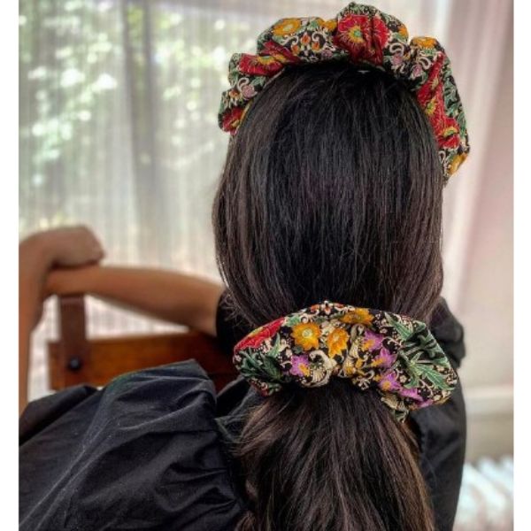  Low Loose Ponytail Hairstyles For Black Hair WIth Floral Scrunchies