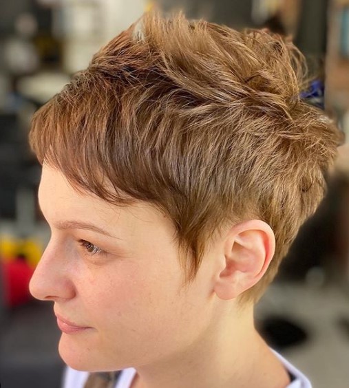  Pixie Messy Short Haircuts for Women with Long Sideburns