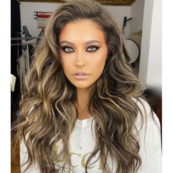 Brown Hair with Blonde Highlights Hairstyles in 2023 (with Pictures)