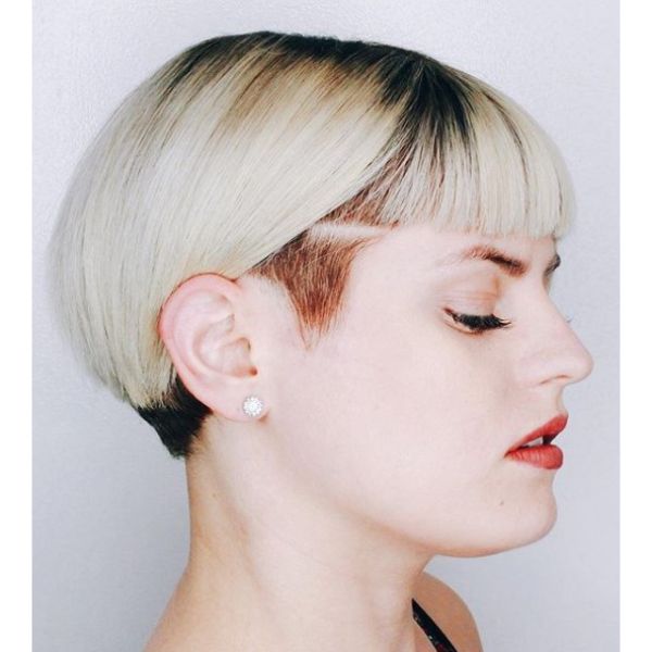 Tiny Flapper Bob Short Haircuts for Women With Extended Fringe