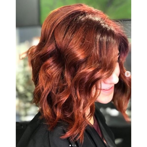  Shinny Red Haircut for Wavy Hair