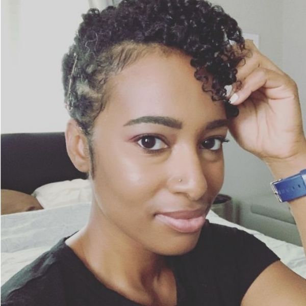 Sublte Curly Undercut Short Hairstyle For Black Women