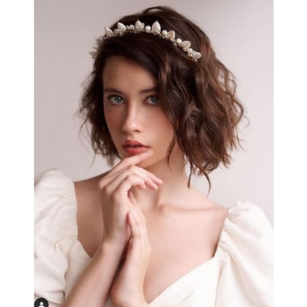 101 Best Wedding Hairstyles for Medium Hair (With Pictures)