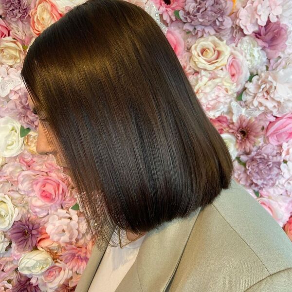 Bob Hair Cut - A woman wearing a office blazer