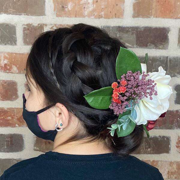 Cute Simple Chic and Floret - a girl wearing a face mask