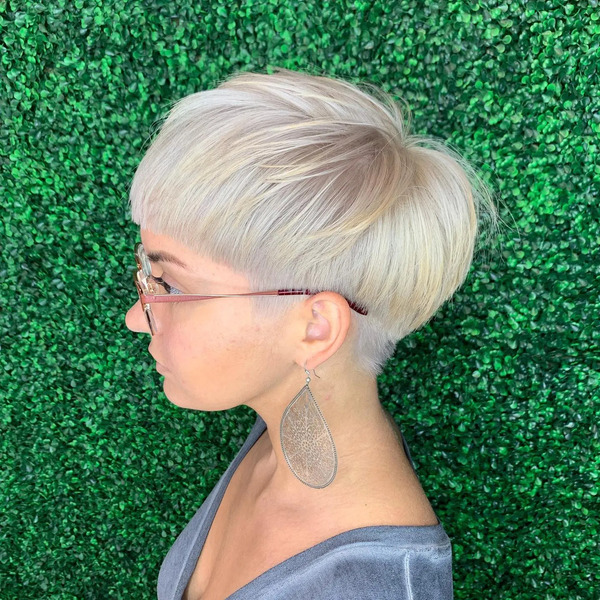 Icy Blonde for Mushroom Haircut - a woman in a side view