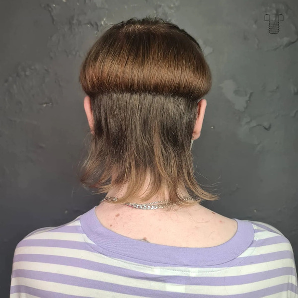 Jellyfish Haircut - a woman in a back view