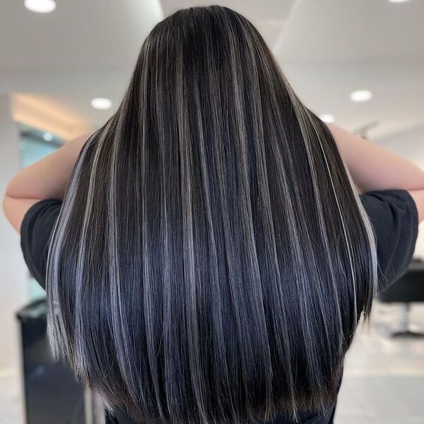 Pearl Ash Strips Line Hair Highlights - a woman in a back view