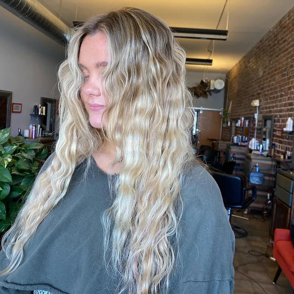 Root Blonde for Crimped Hair - a woman wearing a large tees