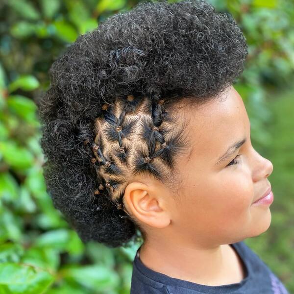 Kinky Frohawk with Rubber Band Sides - a girl wearing black shirt